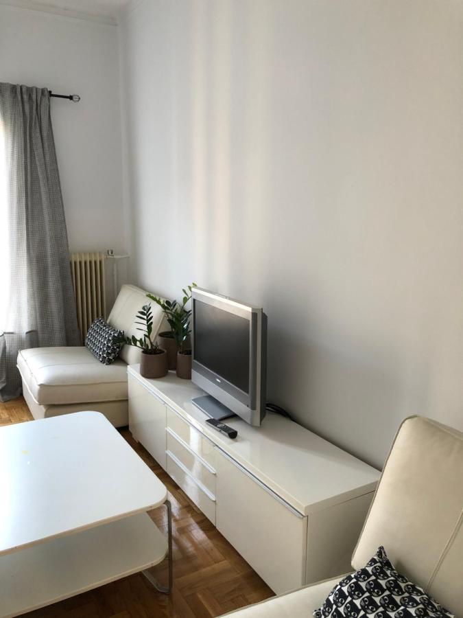 Cosy Apartment In Metaxourgeio Athens Exterior photo