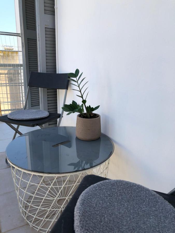 Cosy Apartment In Metaxourgeio Athens Exterior photo